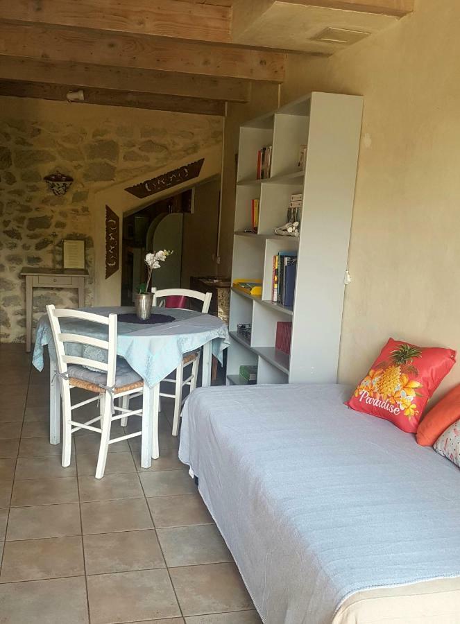 Gite Face A La Riviere -Proche Du Pont Du Gard- Montfrin Εξωτερικό φωτογραφία